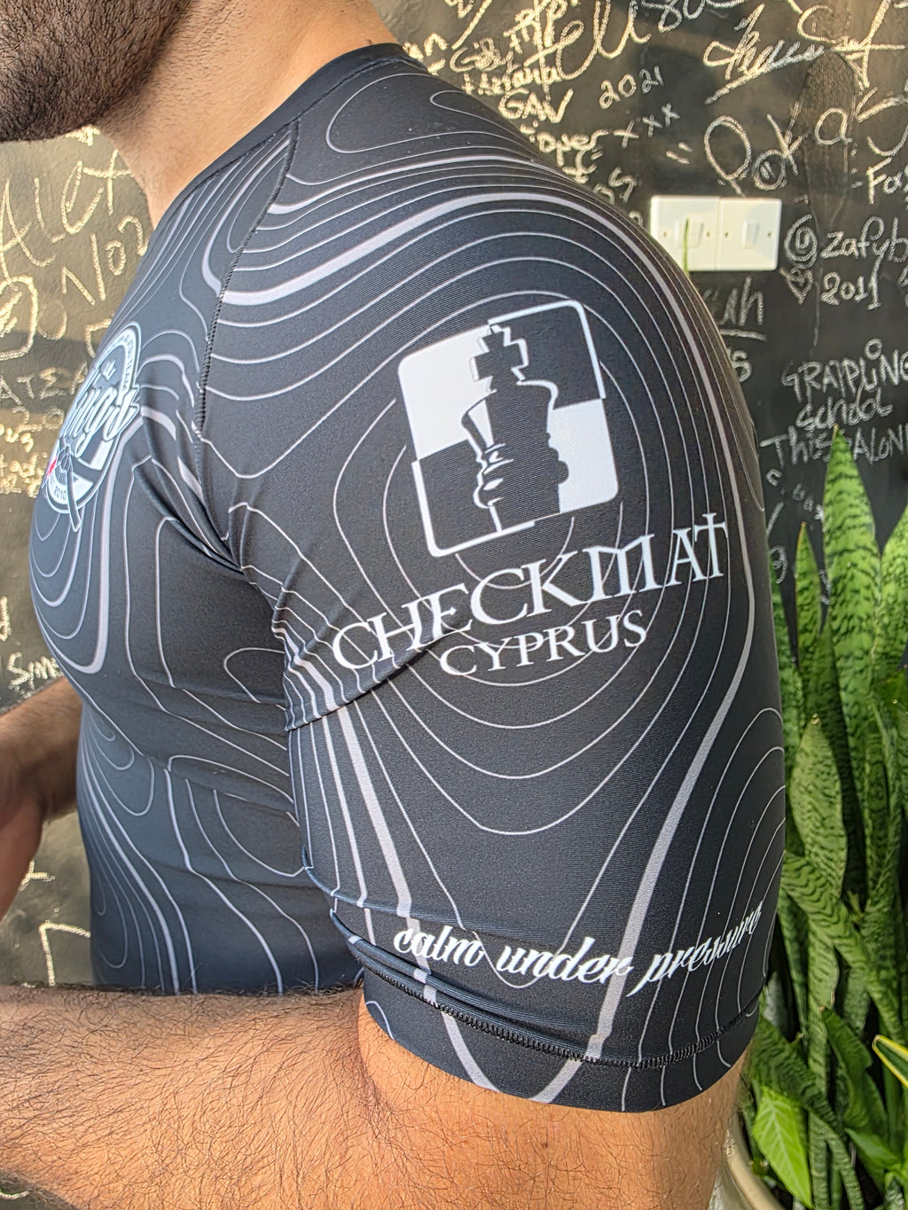25Contour Rashguard Black