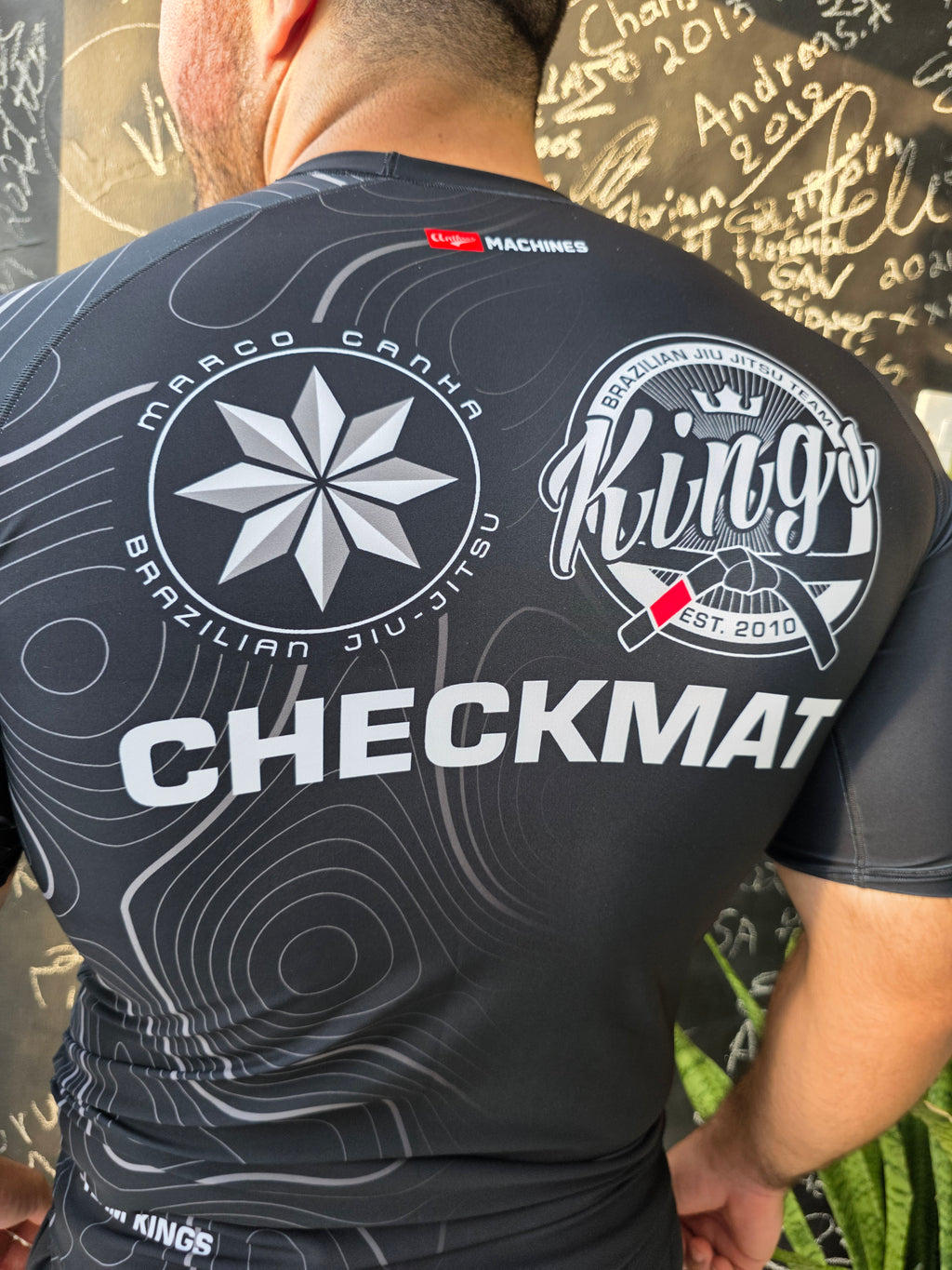 25Contour Rashguard Black