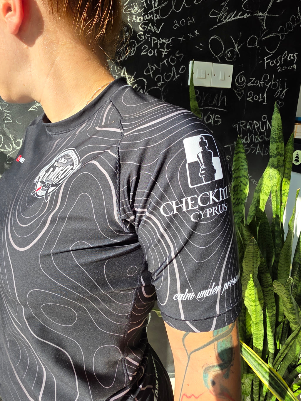 25Contour Rashguard Black